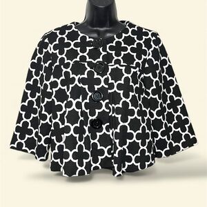 Grace Elements Black & White Quatrefoil Patterned Pleaded Button Up Jacket